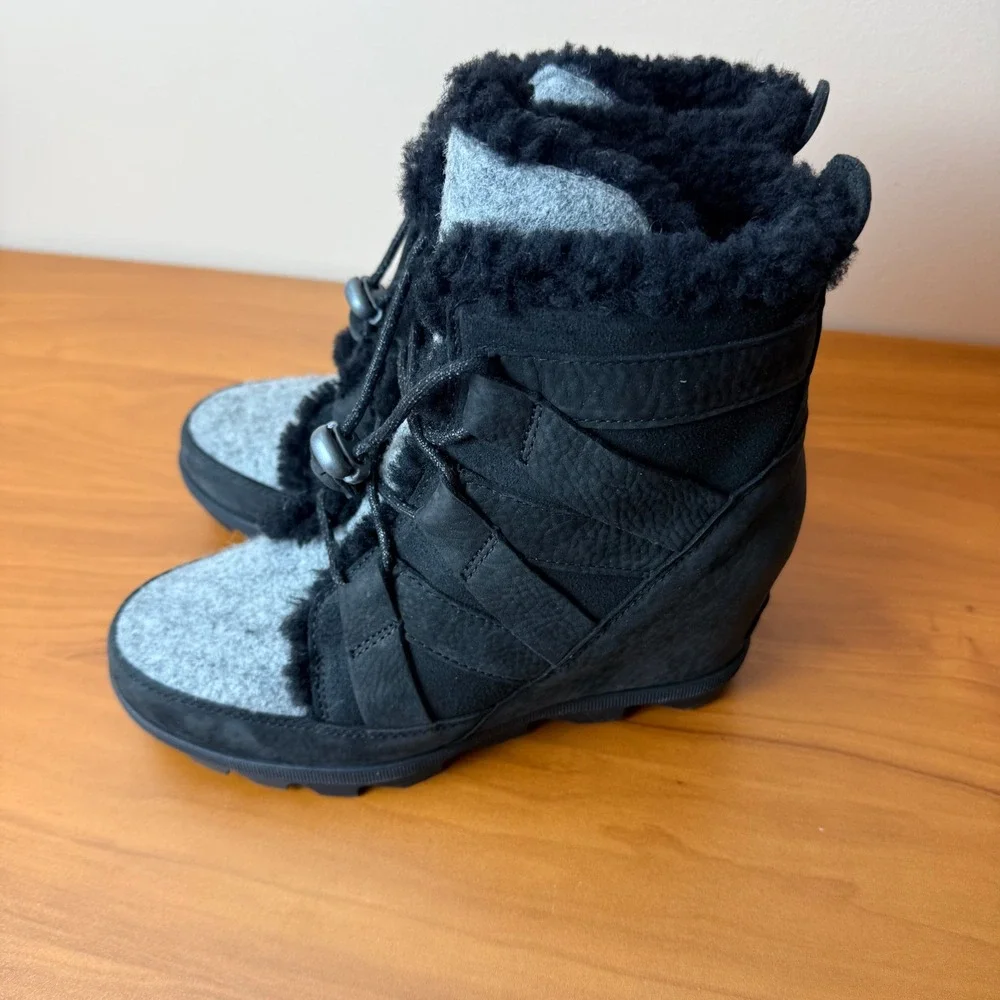 Sorel Joan of Arctic Wedge II Cozy Black Grey Shearling Wedge Boots Womens 8 NEW
